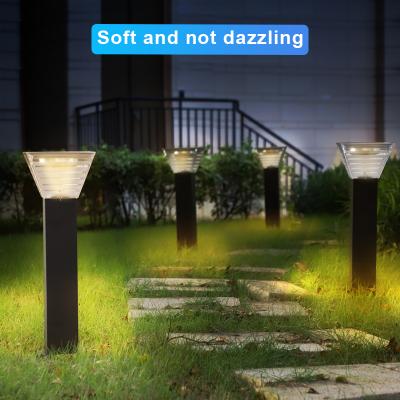 Lampadaire extérieur Lumière de paysage solaire Lampe de pelouse à LED en aluminium Éclairage extérieur de rue de voie extérieure
