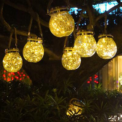 Lumières suspendues solaires Bouteille en verre fissuré de Noël Lumières Jardin extérieur Boule colorée Décoration de jardin Lumières
